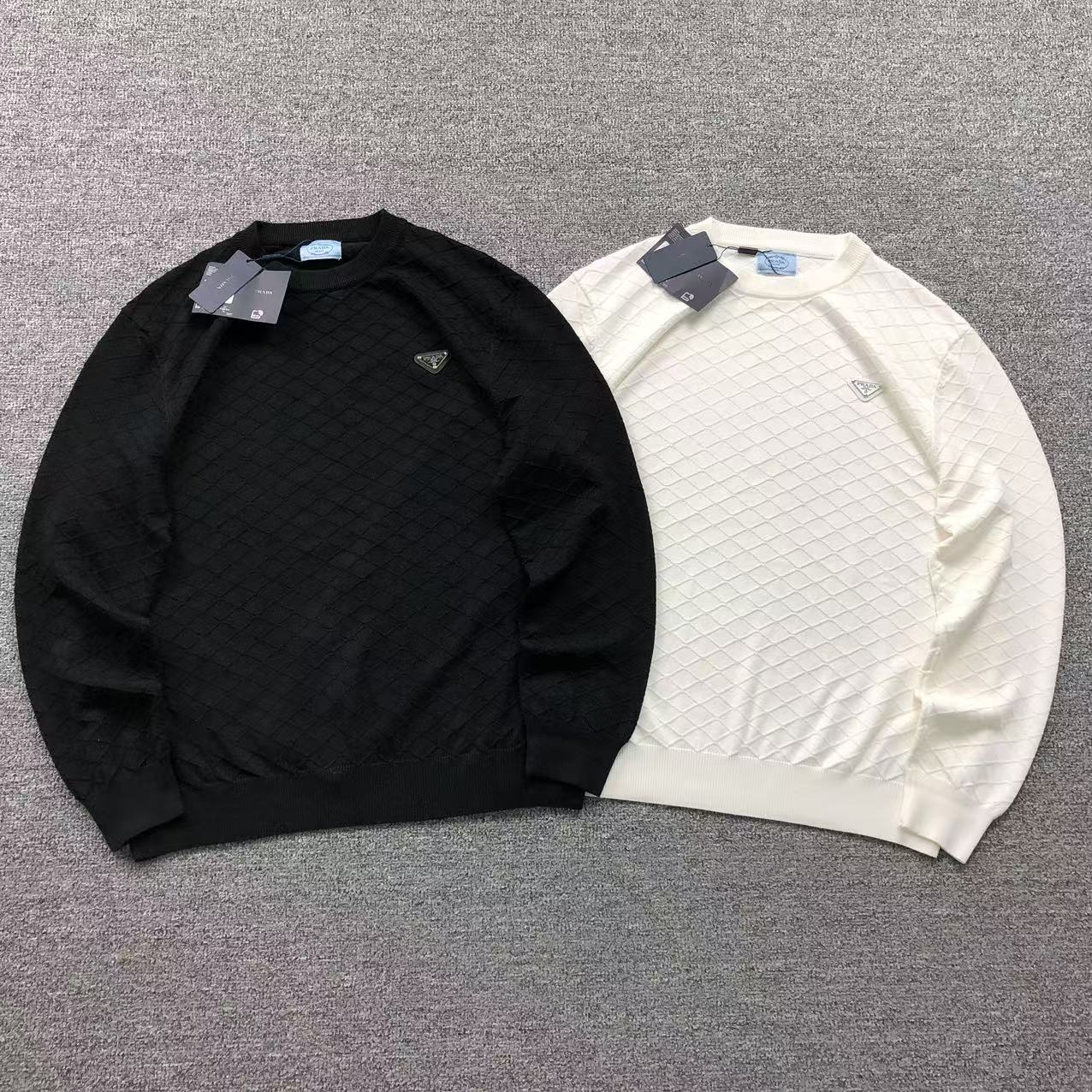 1#Prada majica