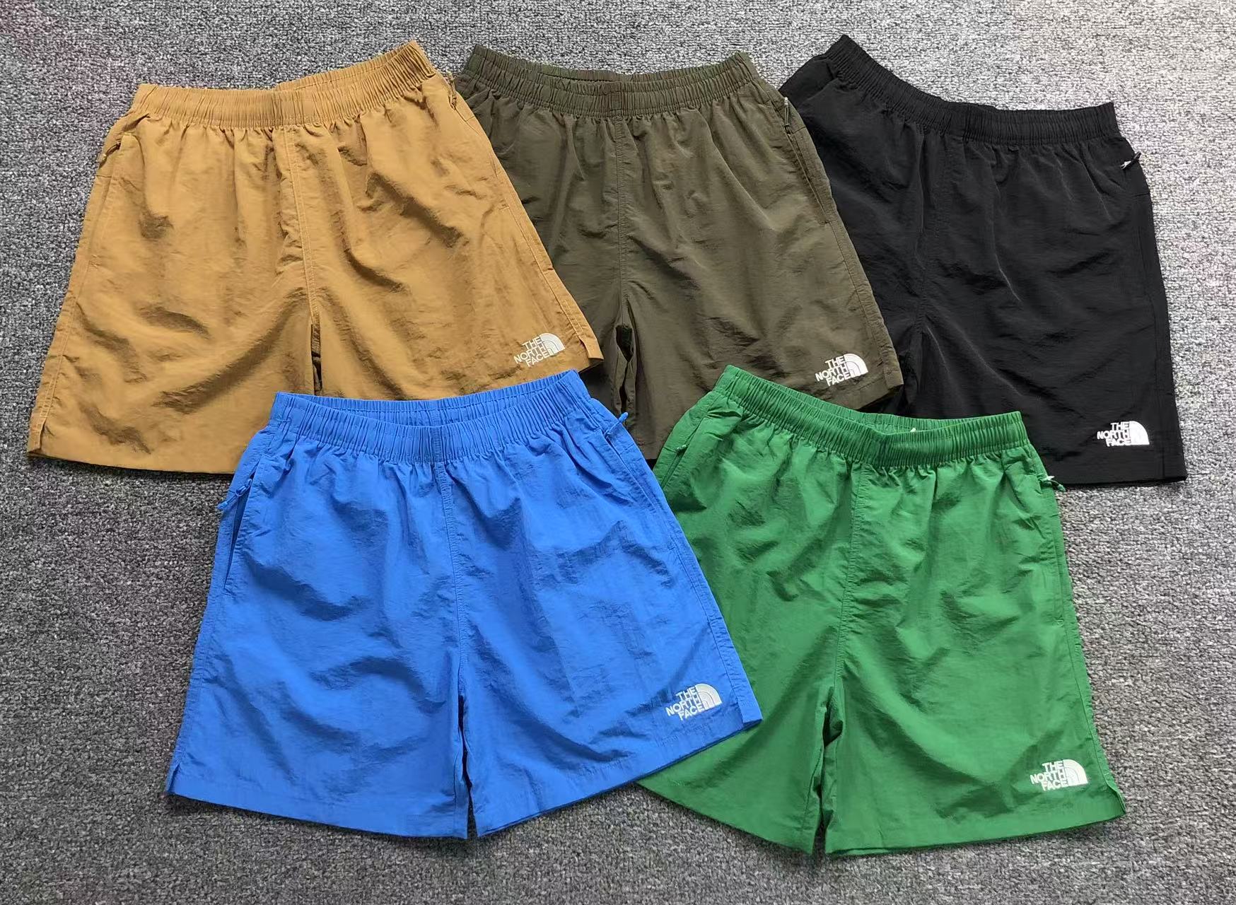 1#The North Face hlače