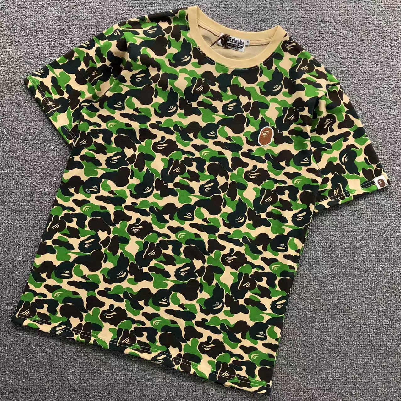 12#BAPE majica