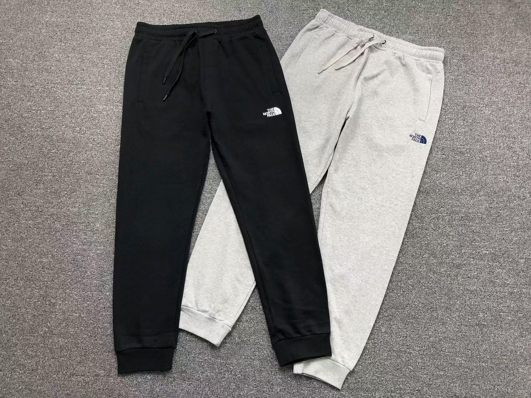 2#The North Face hlače