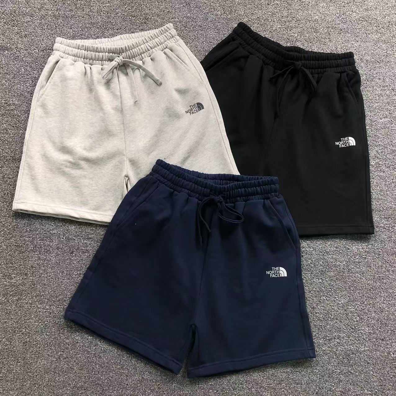 3#The North Face hlače