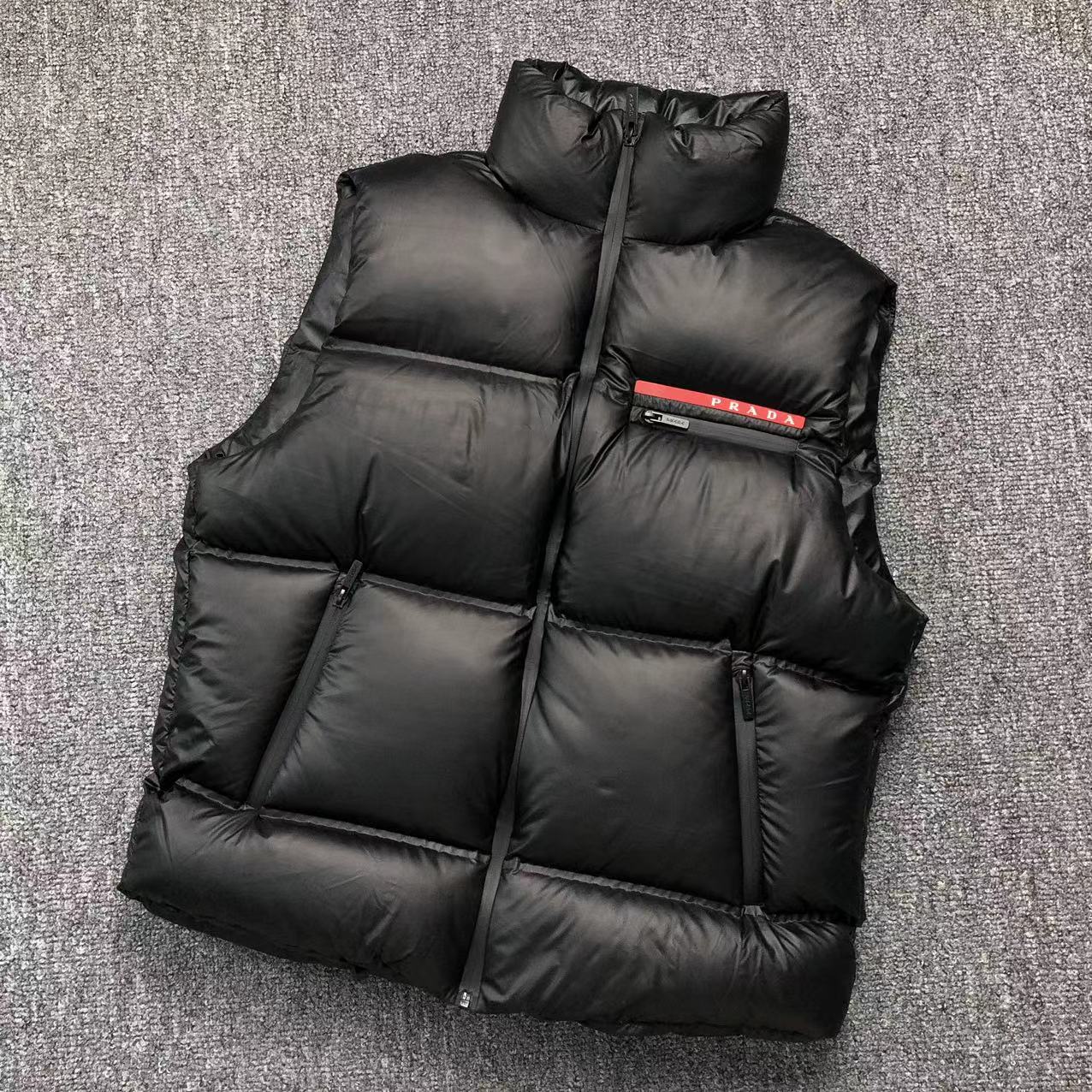 4#Prada  jakna